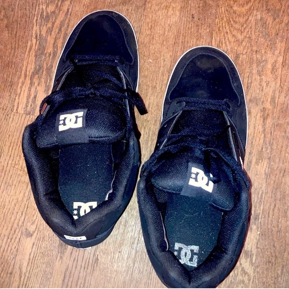 Worn once, almost like new! Men's Black DC Sneakers Size 17 - Picture 3 of 4